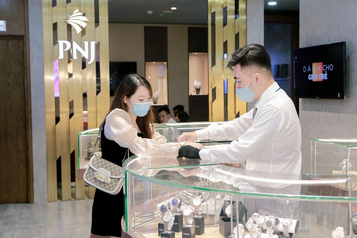 Vàng bạc Đá quý Phú Nhuận (PNJ) 7