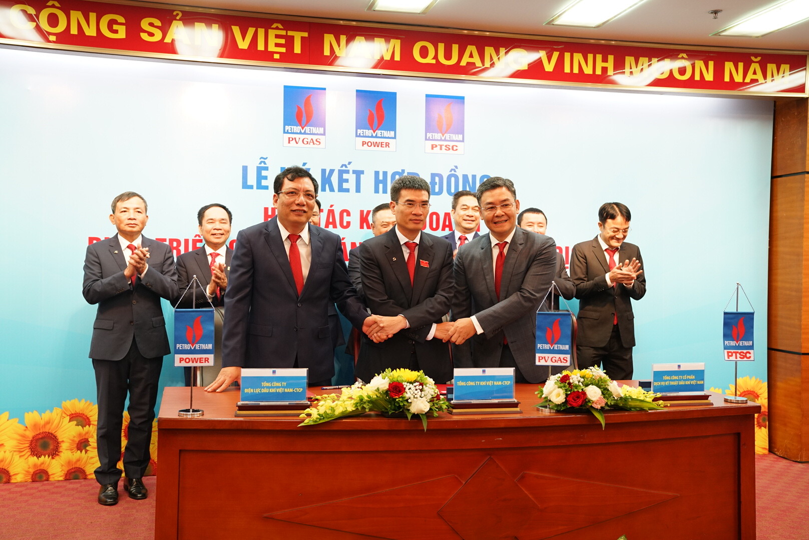 Điện lực Dầu khí Việt Nam 7