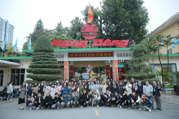 BÓNG ĐÈN PHÍCH NƯỚC RẠNG ĐÔNG 2