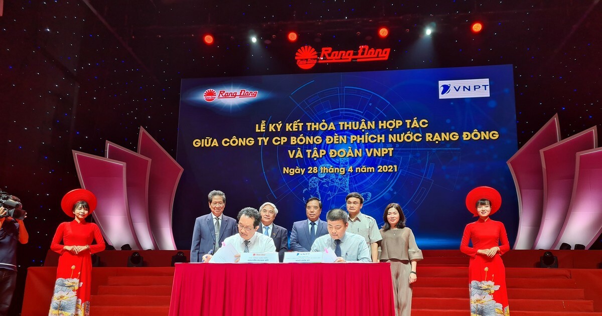 BÓNG ĐÈN PHÍCH NƯỚC RẠNG ĐÔNG 5