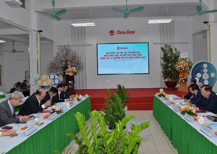 BÓNG ĐÈN PHÍCH NƯỚC RẠNG ĐÔNG 8