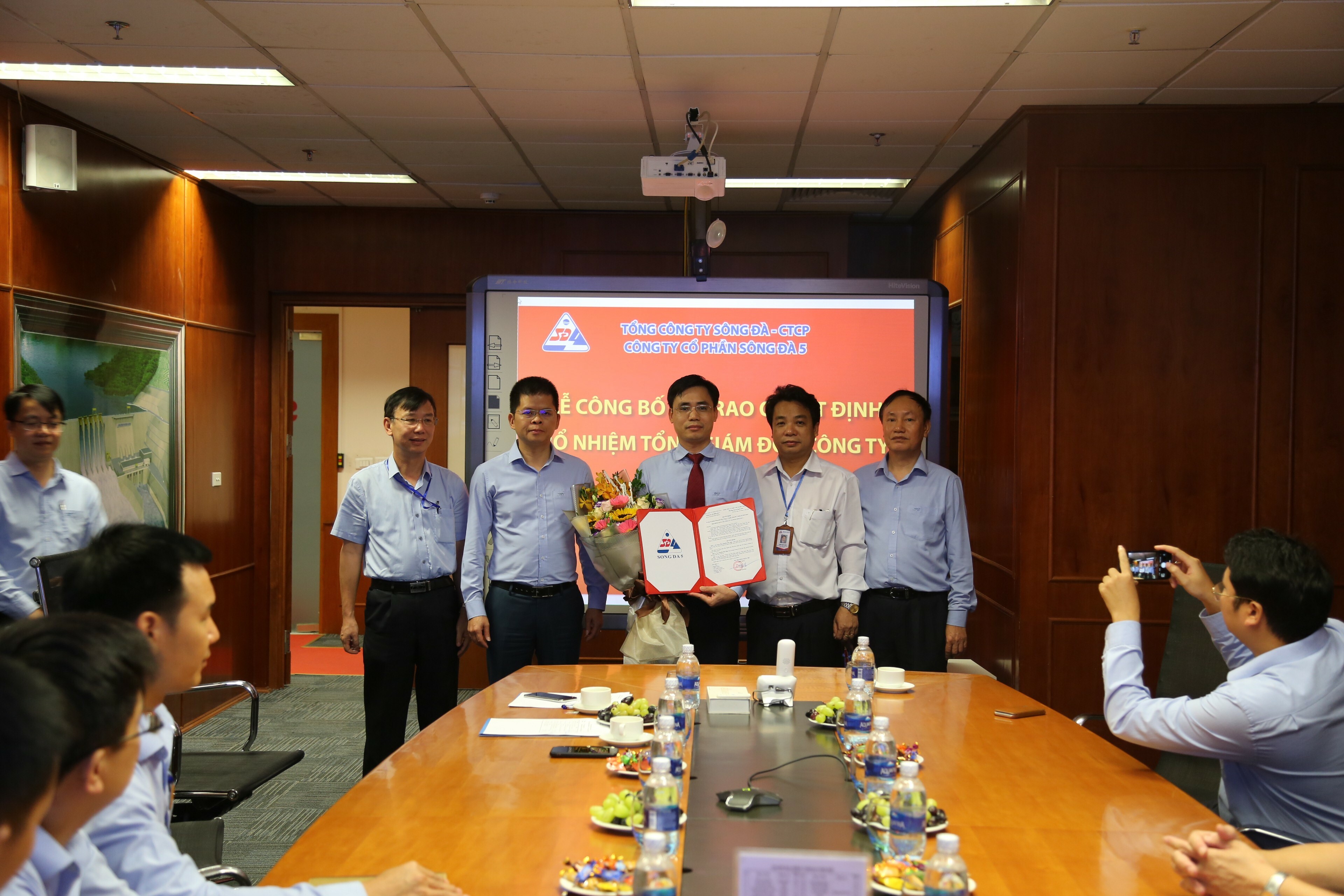 TẬP ĐOÀN SÔNG ĐÀ 8