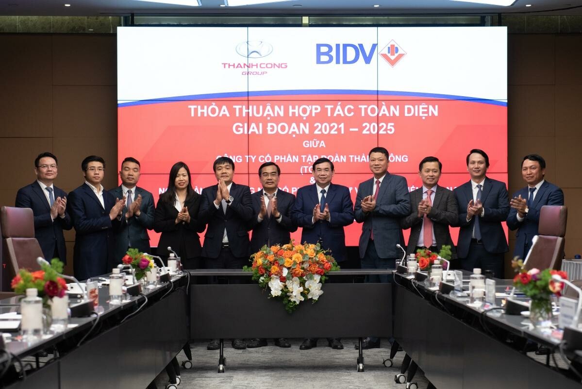 TẬP ĐOÀN THÀNH CÔNG TC GROUP 8