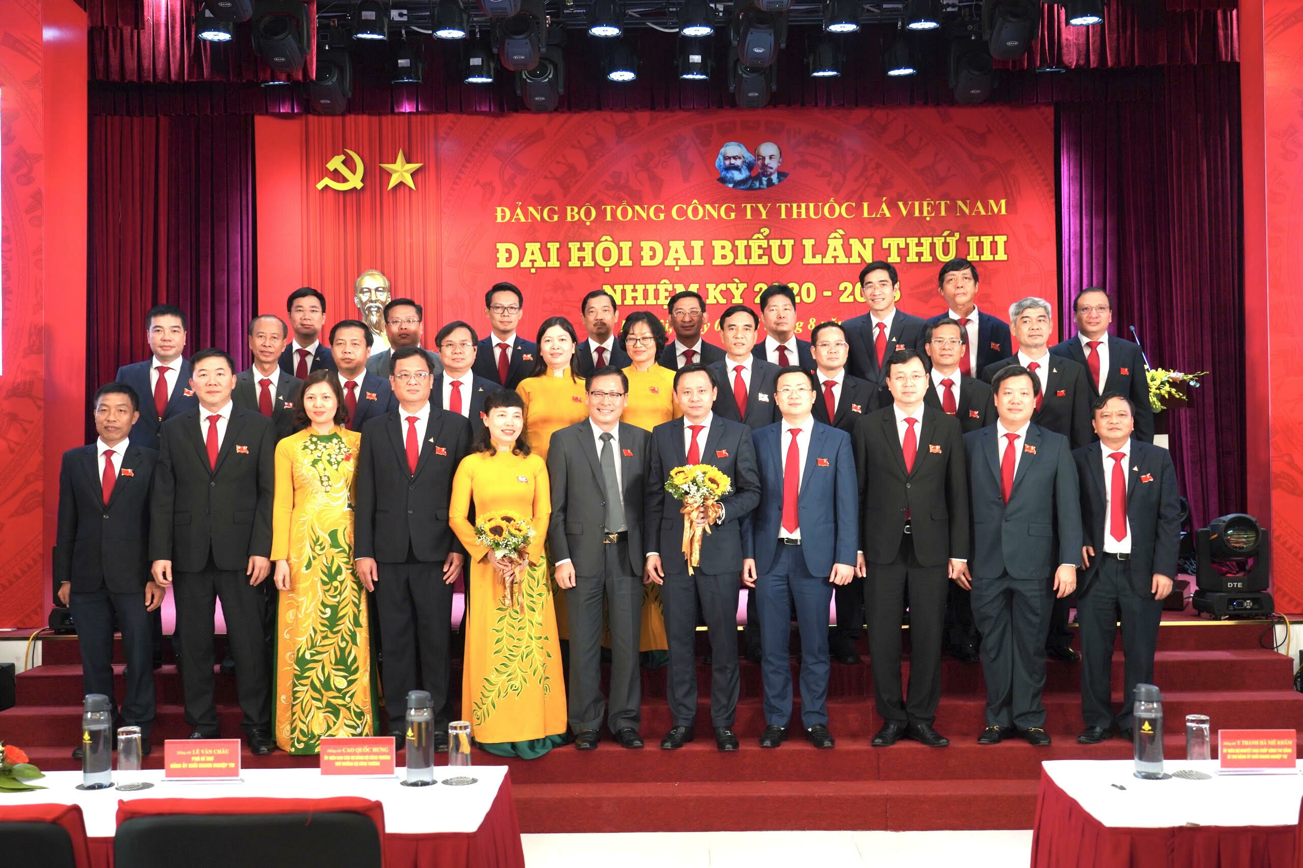 Thuốc lá Việt Nam Vinataba 4