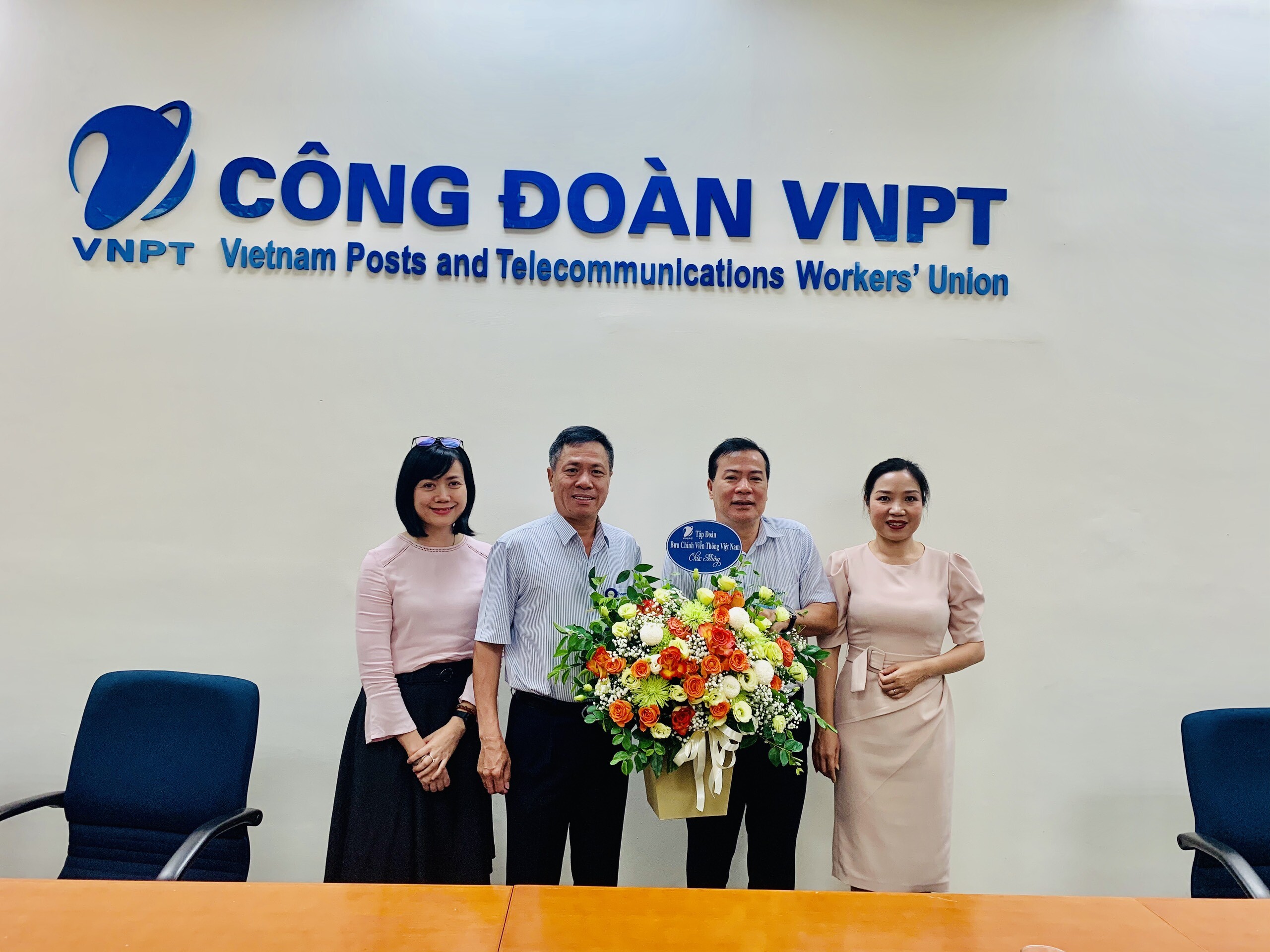 Tập đoàn Bưu chính Viễn thông Việt Nam - VNPT 4