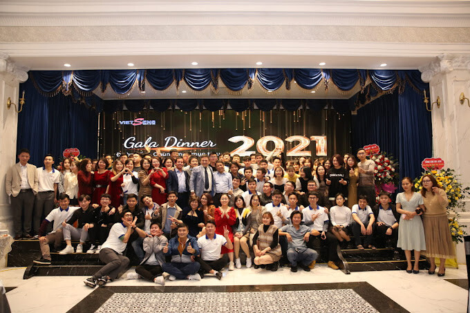 Tập đoàn công nghệ Vietsens 1