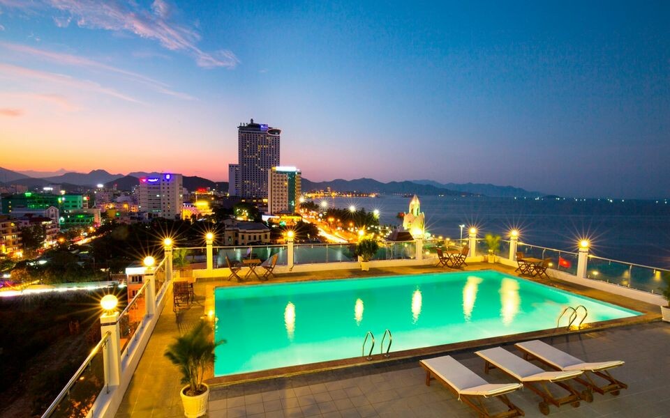 Happy Light Hotel 10