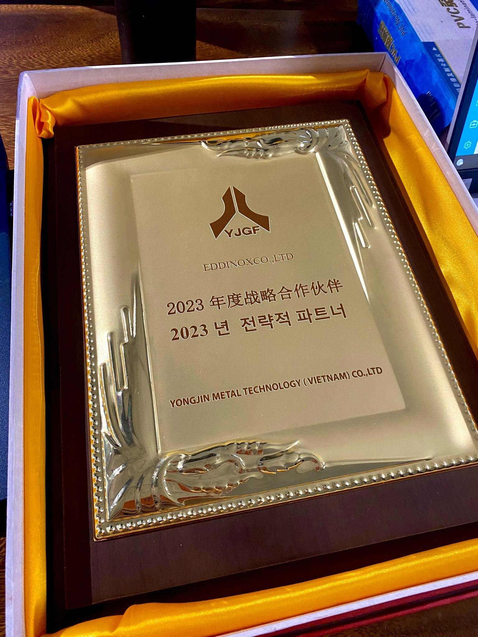 XÂY DỰNG & QUẢNG CÁO KIẾN TRẺ 6