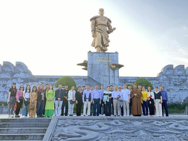 TẬP ĐOÀN ĐẦU TƯ KLB 7