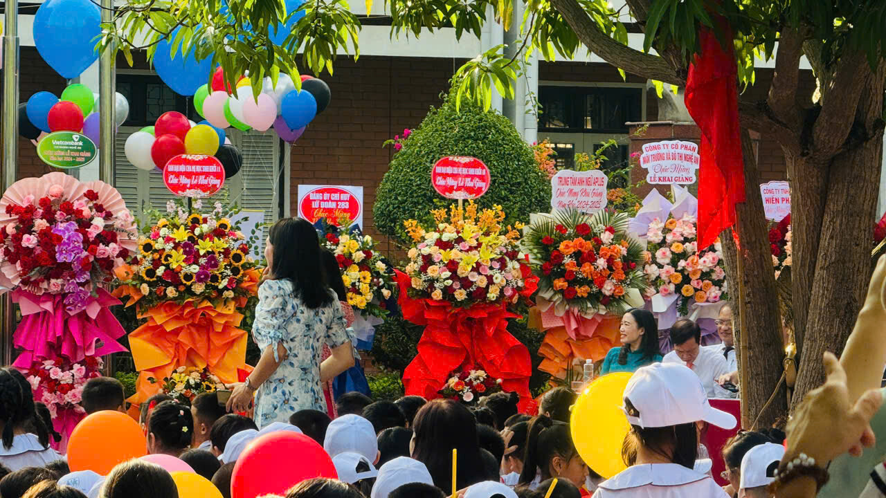 Giáo dục và Công nghệ APEX 3