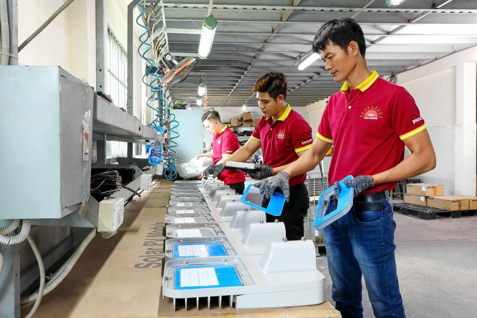 Thiết Bị Chiếu Sáng Thái Dương 4