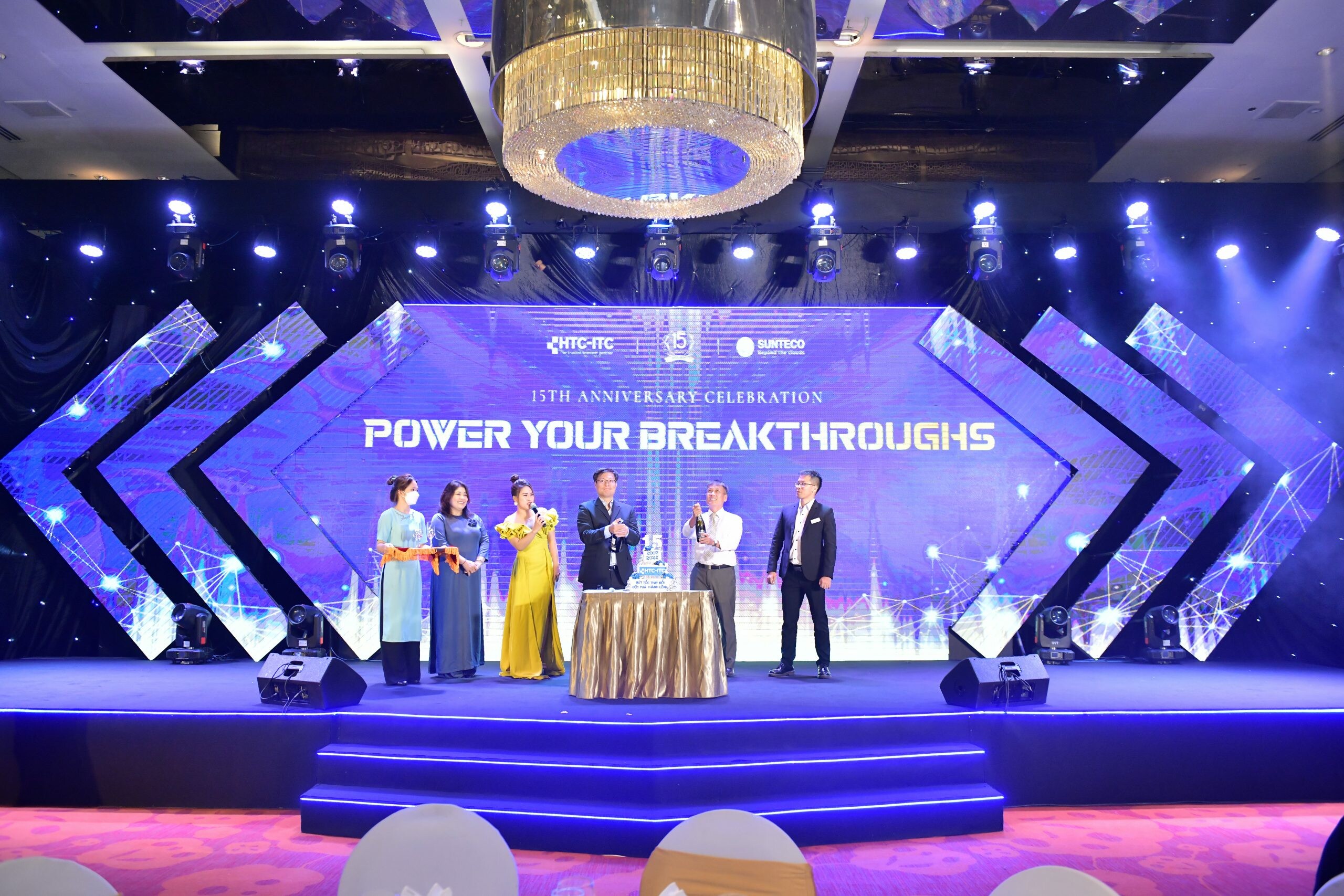 HTC Viễn Thông Quốc Tế 3