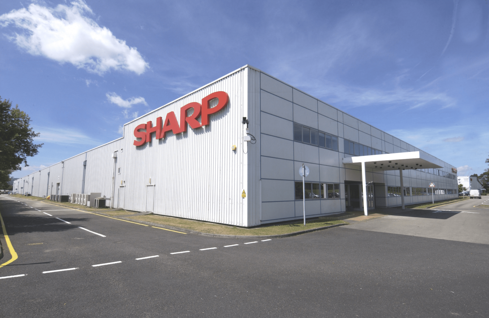 Sharp Manufacturing Việt Nam 2