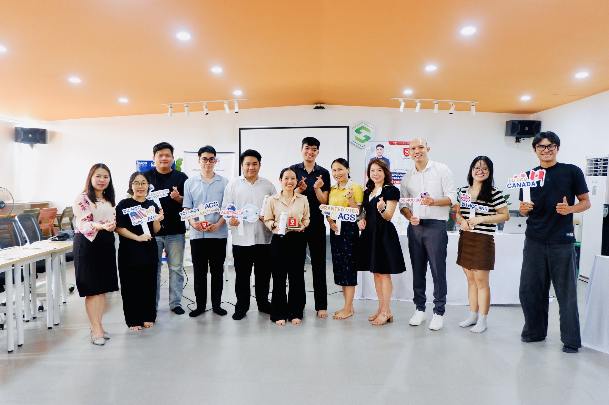 TƯ VẤN DU HỌC VÀ VIỆC LÀM QUỐC TẾ AGS 8