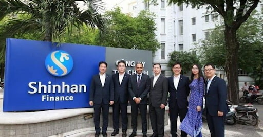 Shinhan Finance 8