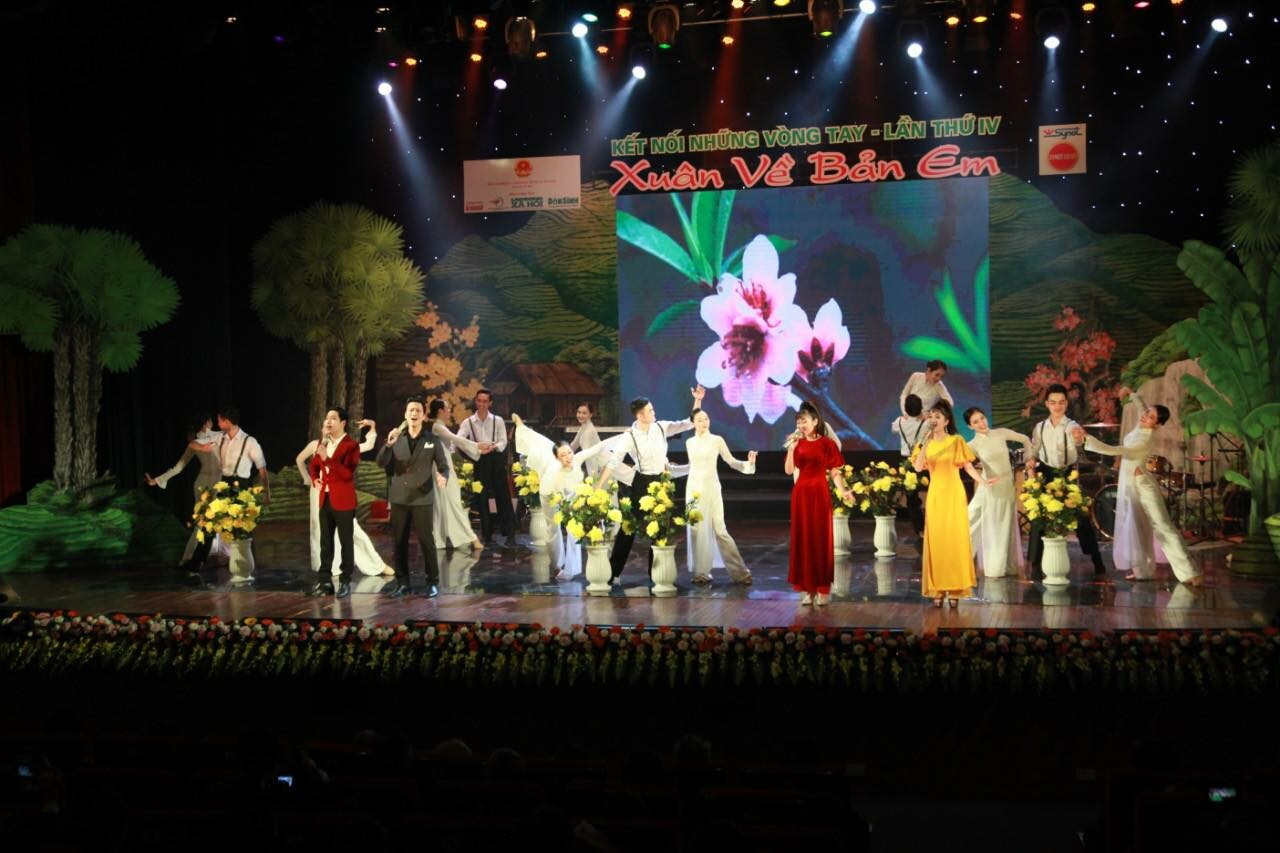 Phát Triển Truyền Thông Văn Hóa 3