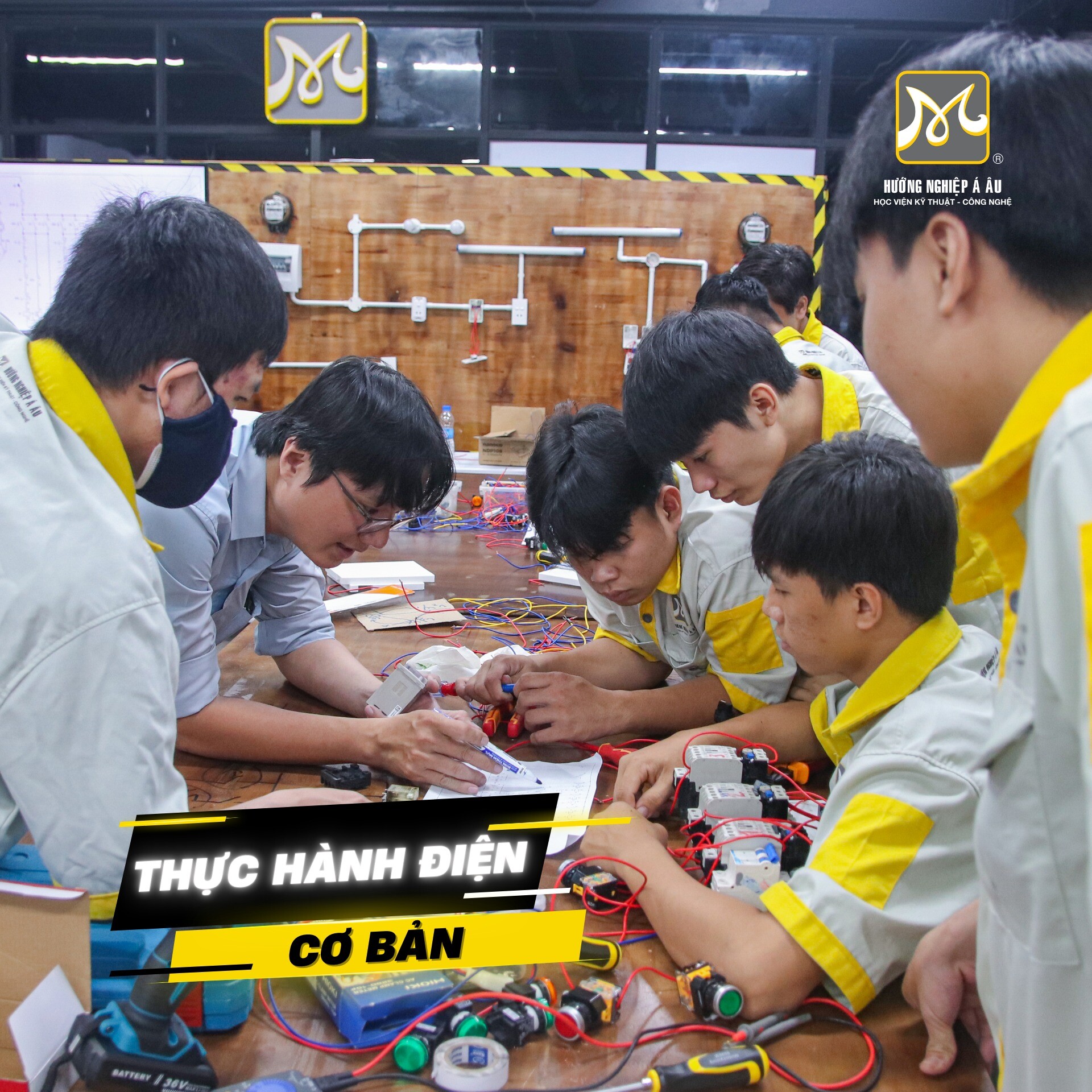 Hướng nghiệp Á Âu 1