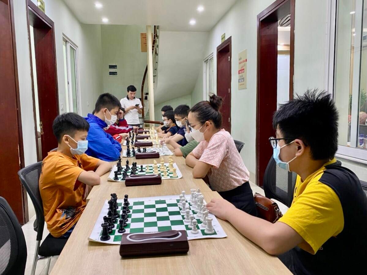 Thái Dương Group 10