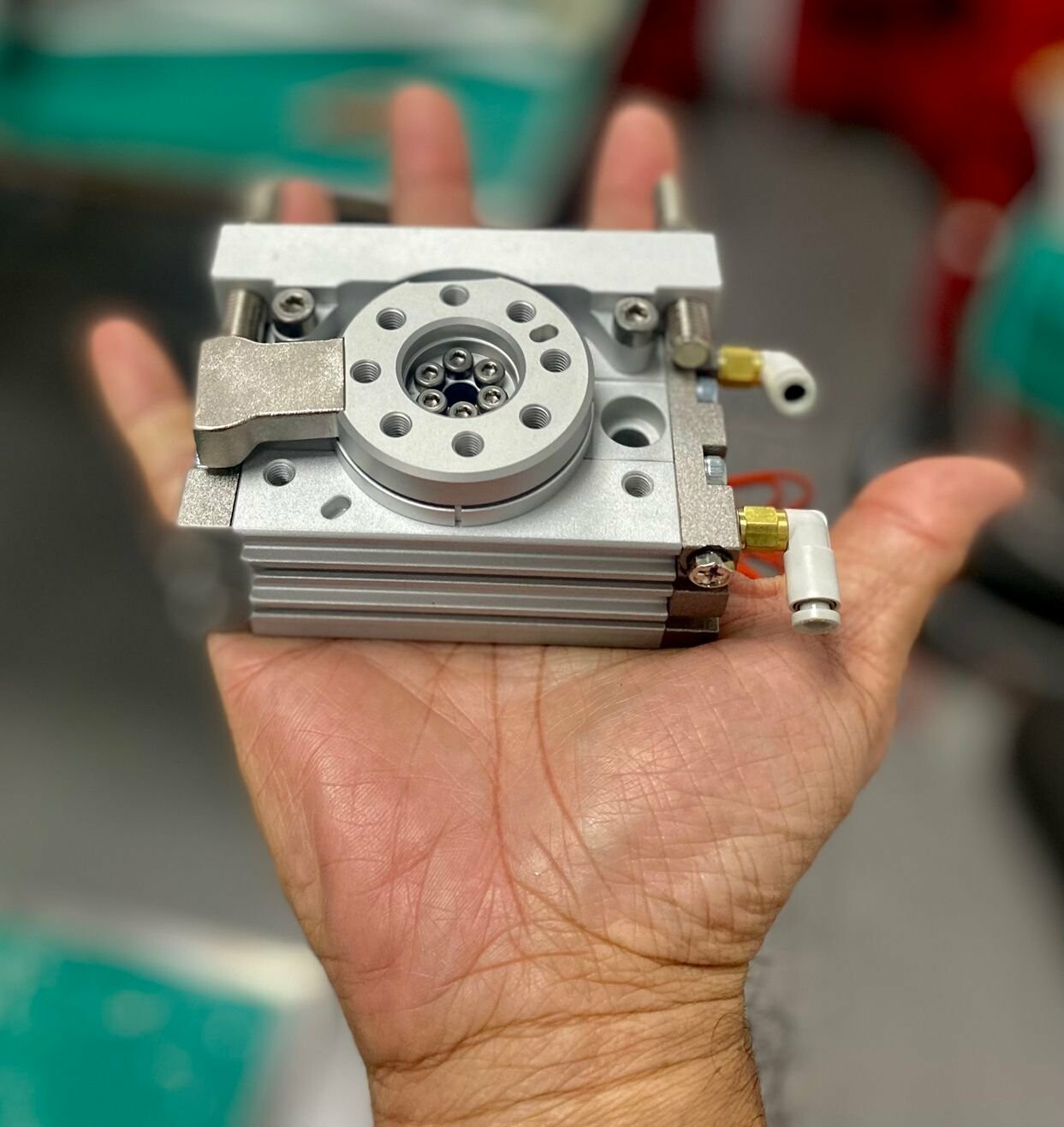 Thiết bị Công nghiệp AECOM 1