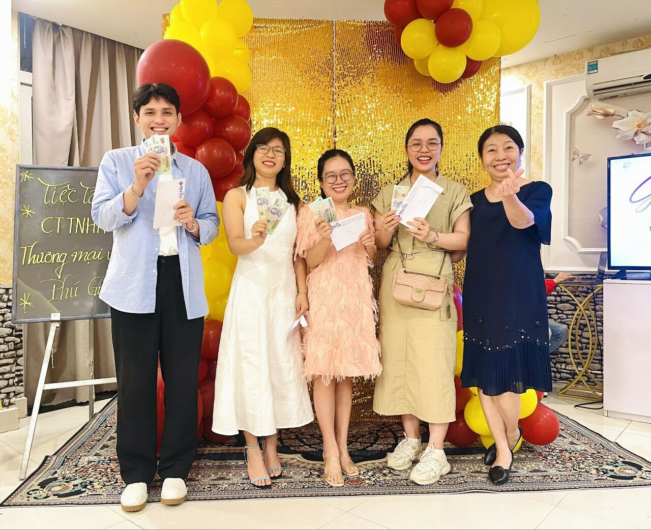 Thương Mại Y Tế Phú Gia 6