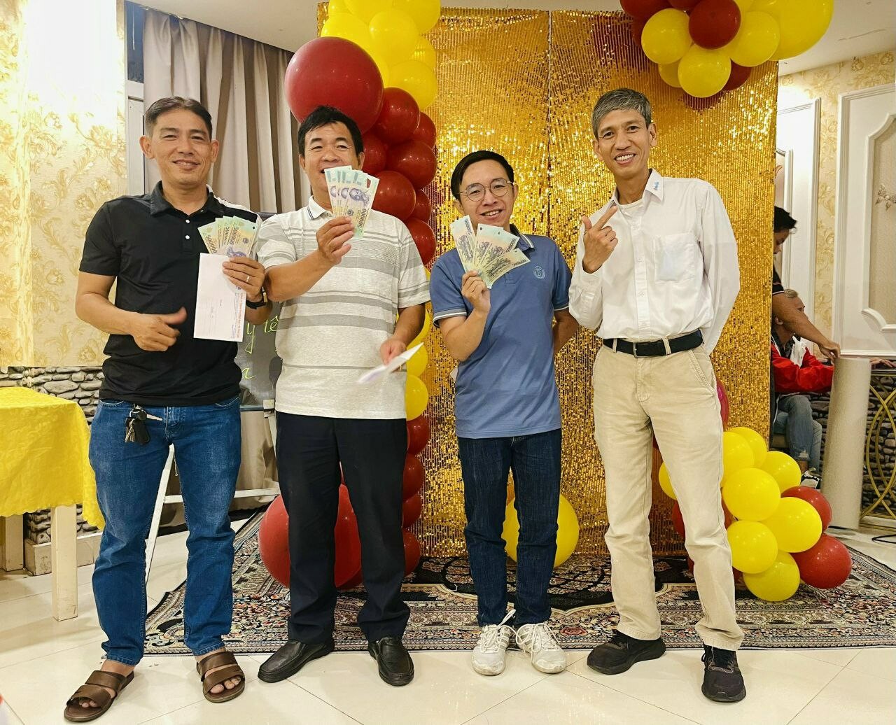 Thương Mại Y Tế Phú Gia 5