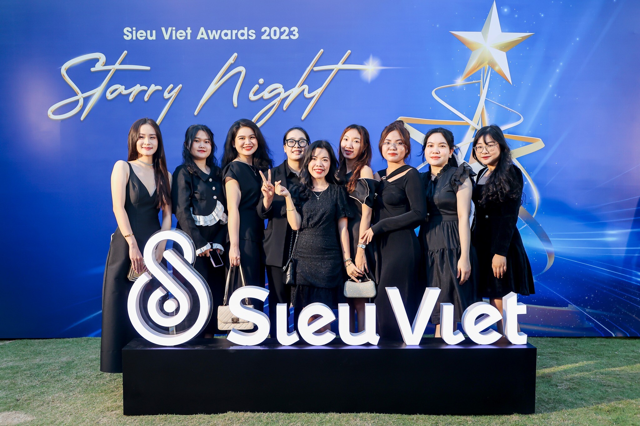 SIÊU VIỆT GROUP 8