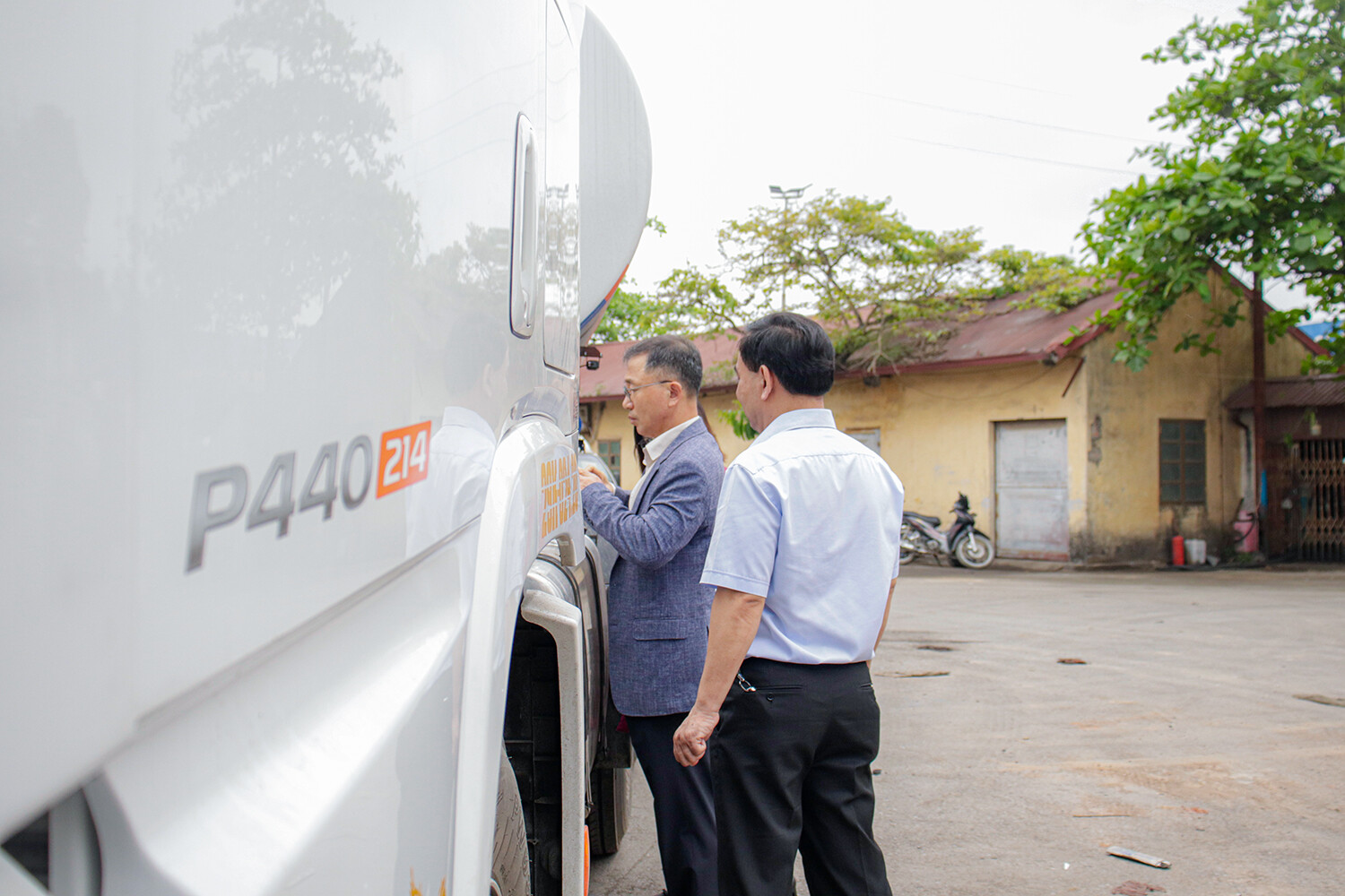 Ô TÔ KINH BẮC 10