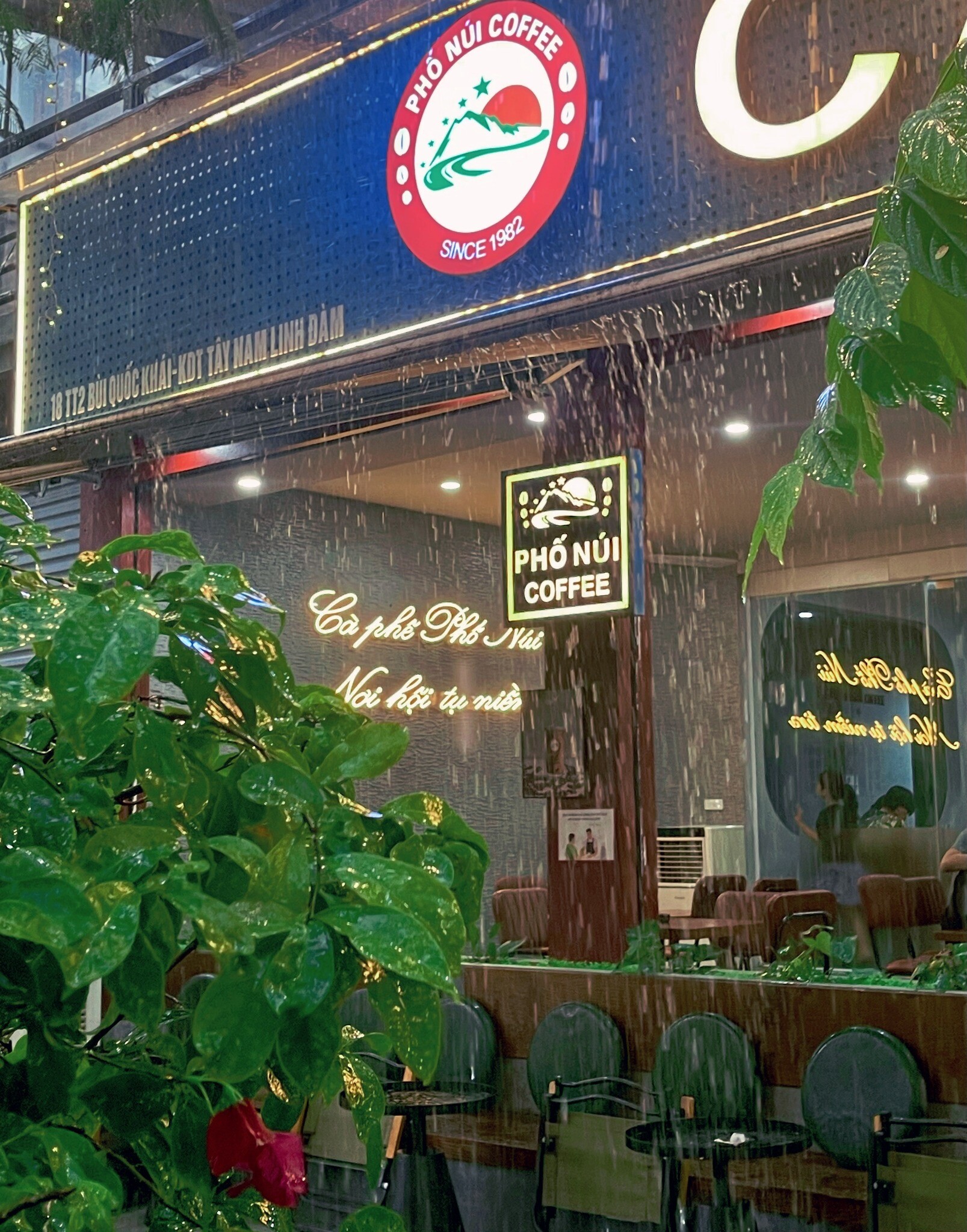 TẬP ĐOÀN COFFEE PHỐ NÚI 1