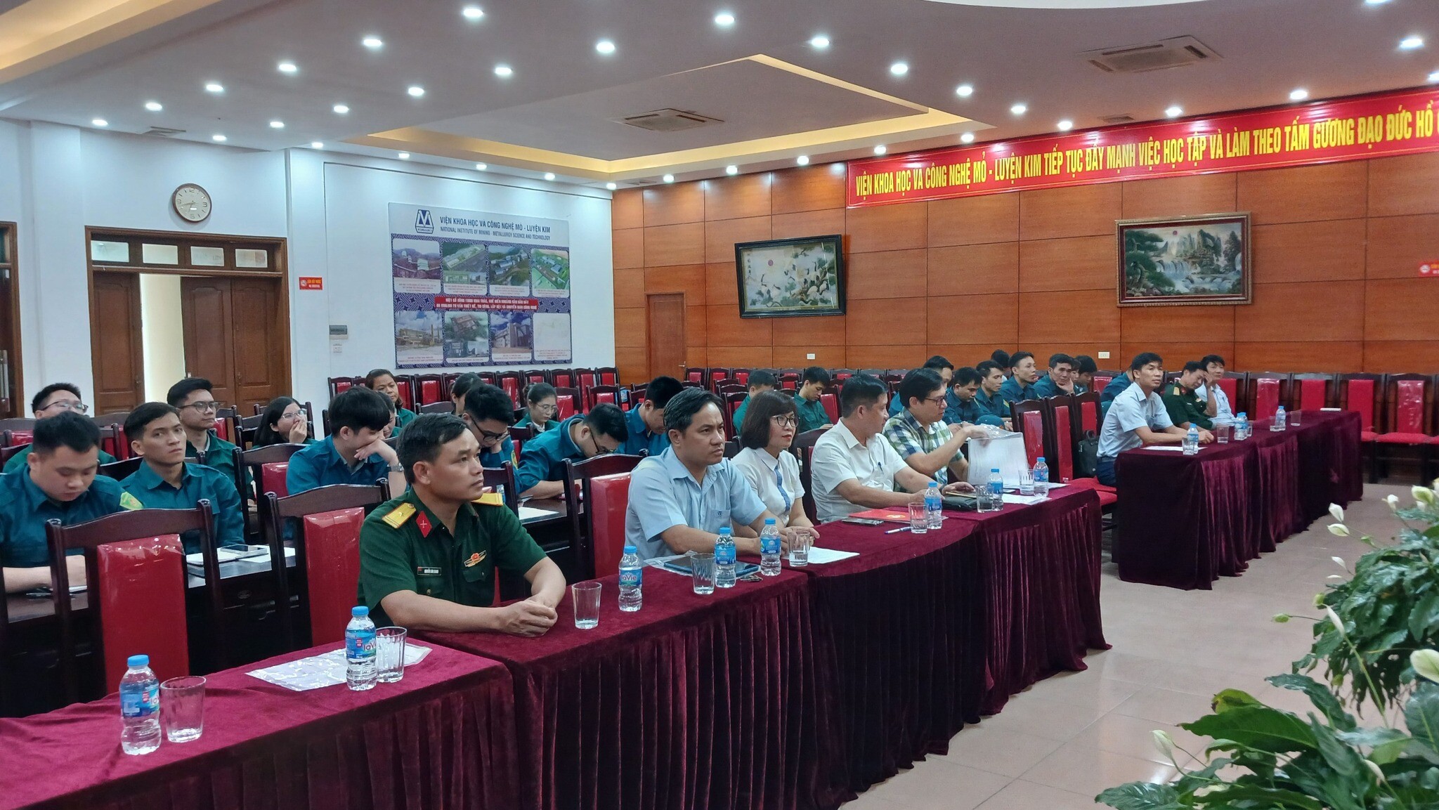 Viện KHCN Mỏ luyện kim 1