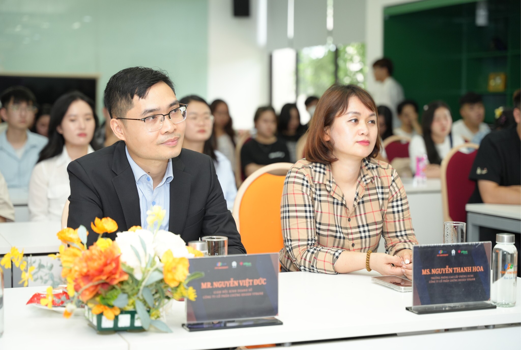 Chứng khoán VPBank - VPBankS 8