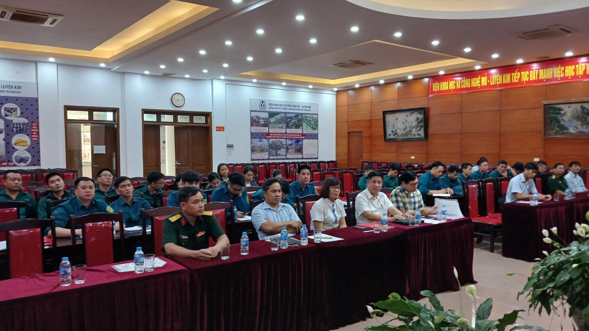 Viện KHCN Mỏ luyện kim 2