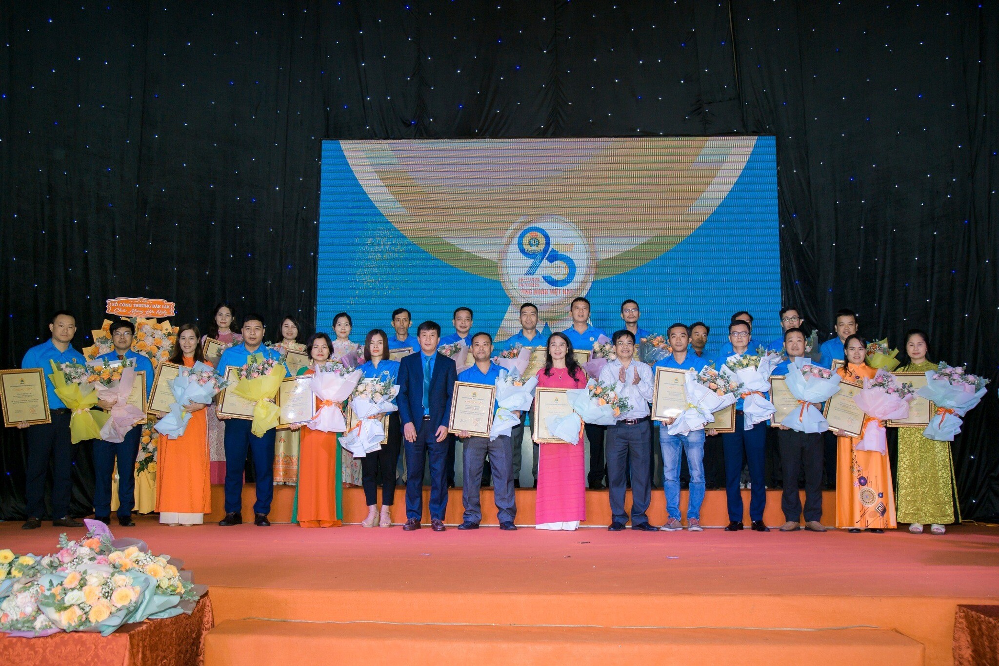 Viện KHCN Mỏ luyện kim 10