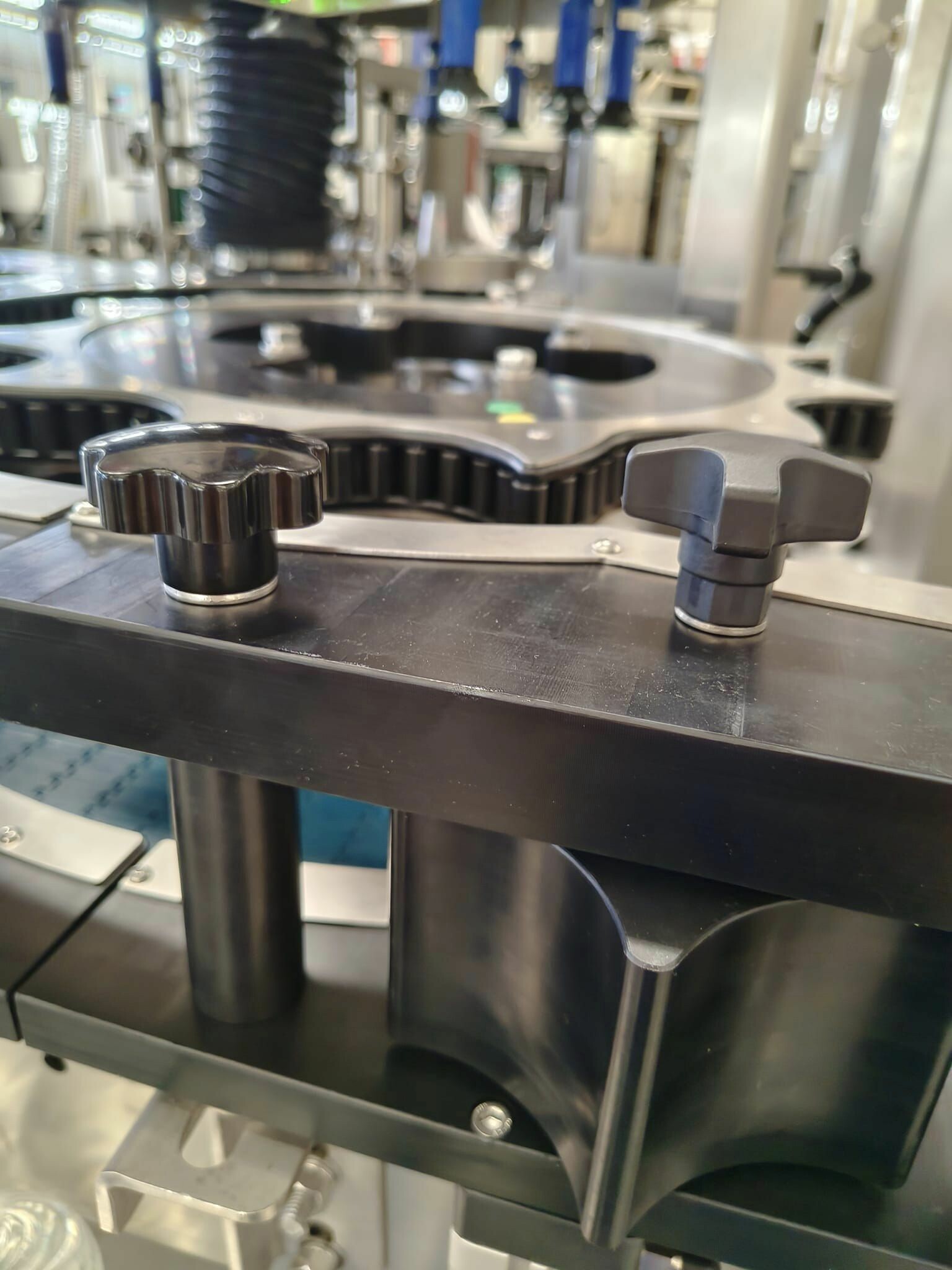 XNK MÁY MÓC THIẾT BỊ HÒA THÀNH 3