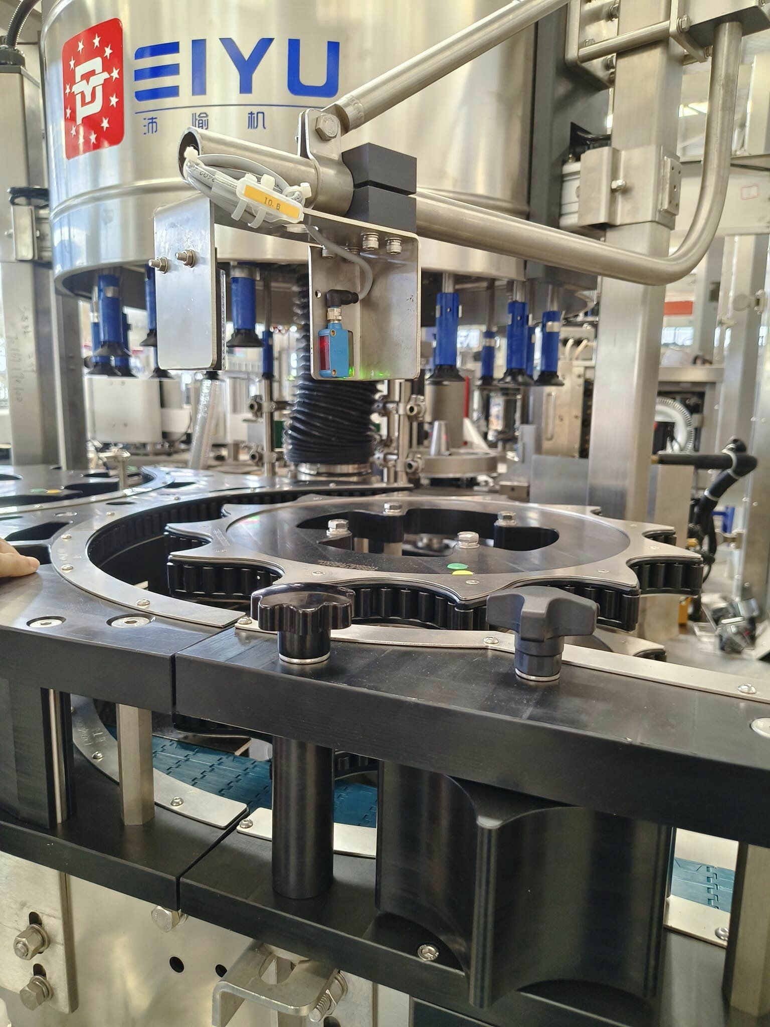 XNK MÁY MÓC THIẾT BỊ HÒA THÀNH 4