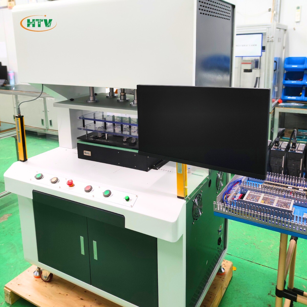 Công Nghiệp và Thương Mại HTV 3