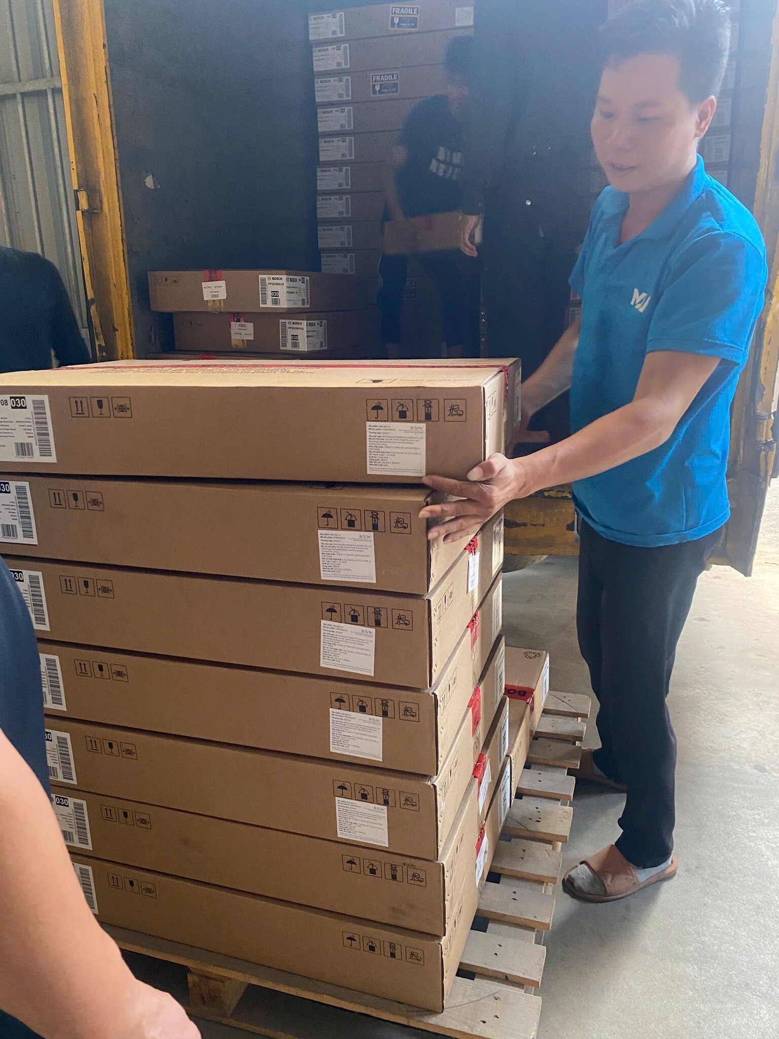 Sản Xuất Và Thương Mại A2T 5