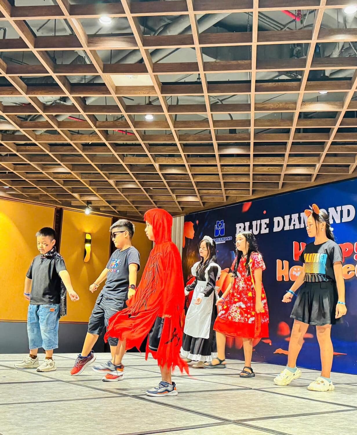 Anh Ngữ Quốc Tế BLUE DIAMOND 10