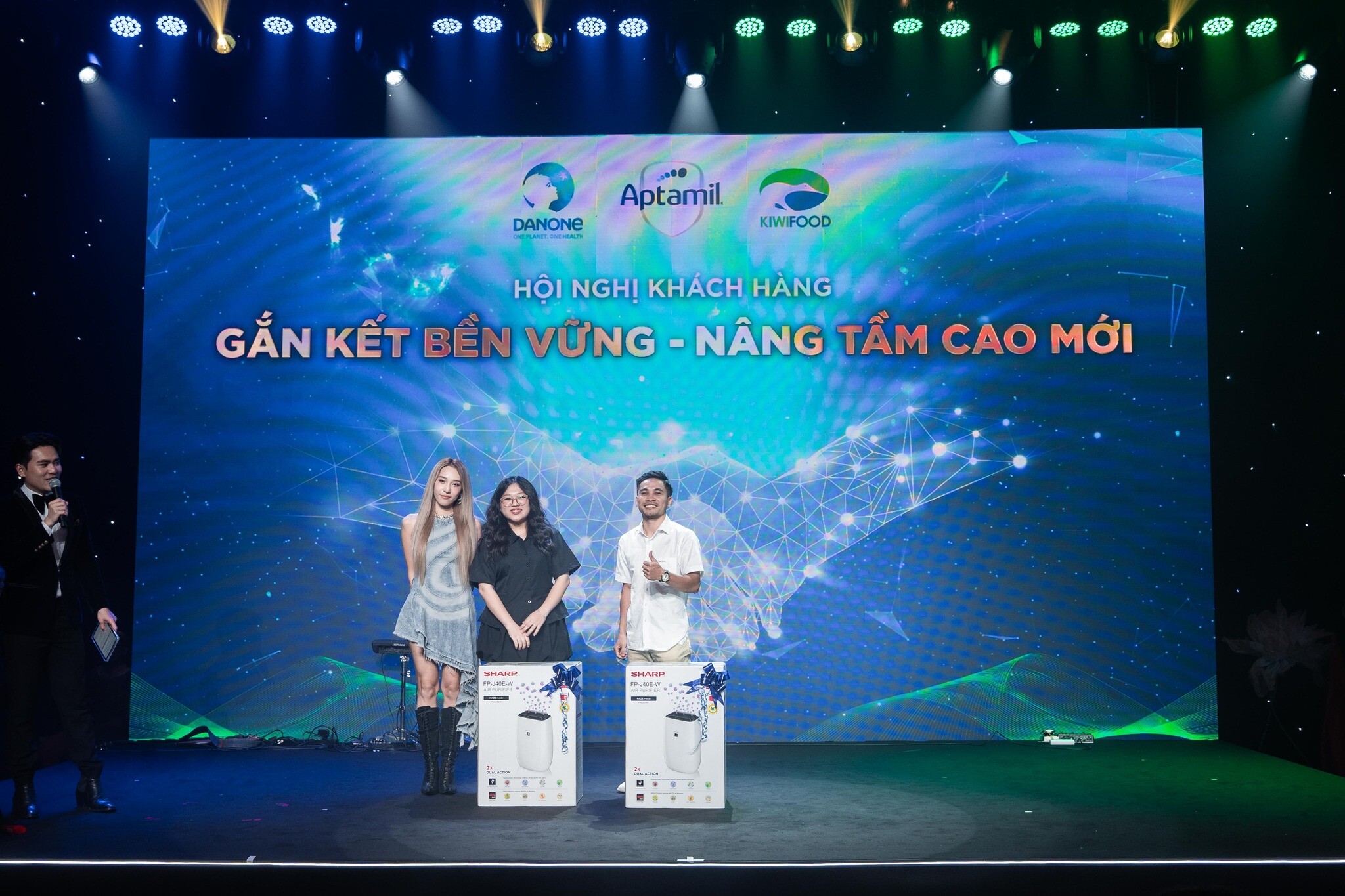 THƯƠNG MẠI HOÀNG LÊ - Kiwifood Hoàng Lê 2