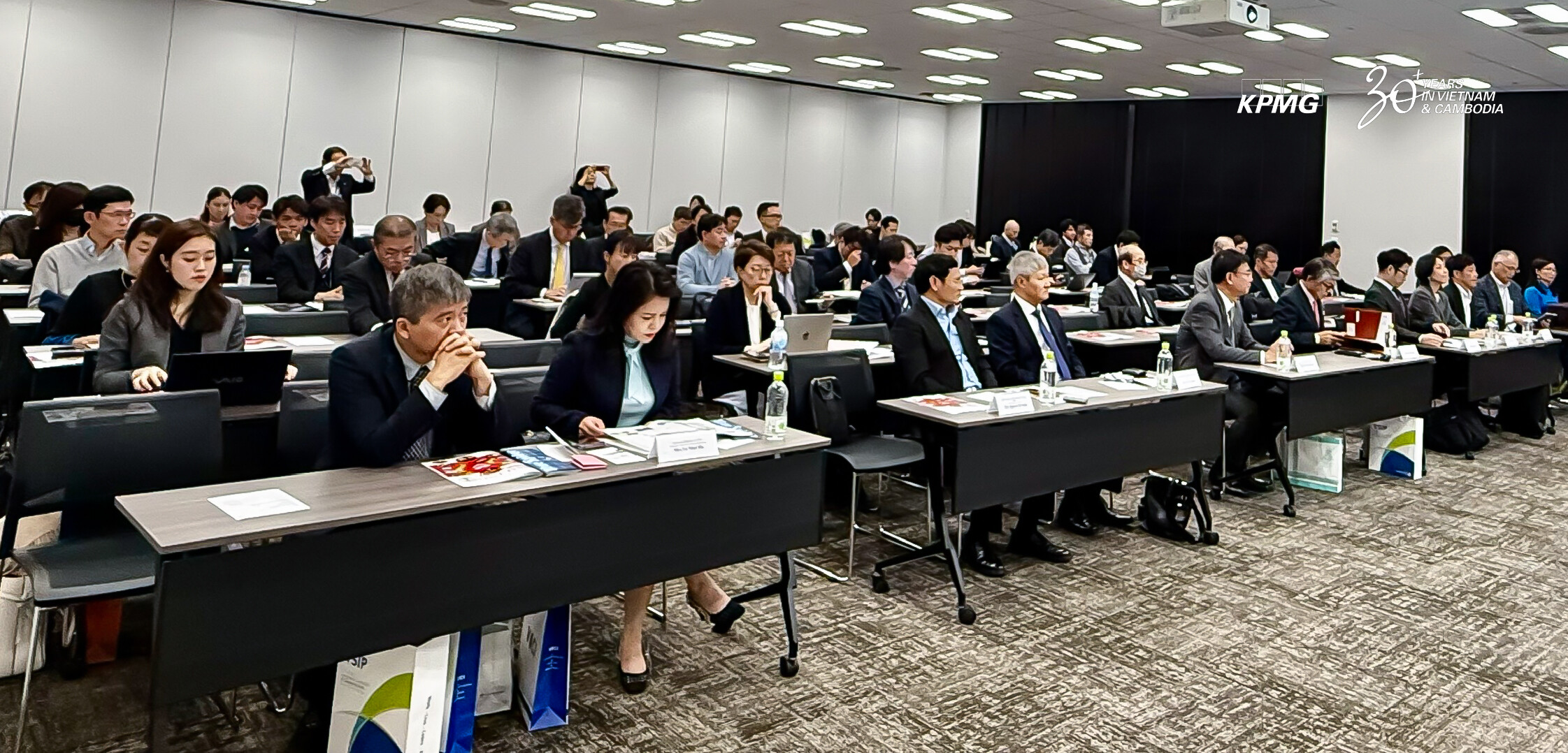 Tập Đoàn Kiểm Toán KPMG 6