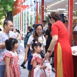 Mĩ thuật và Truyền thông (ADC) 9