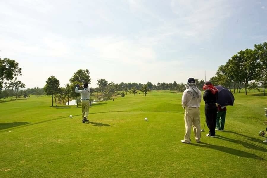 LIÊN DOANH HOA VIỆT - Vietnam Golf And Country Club 2