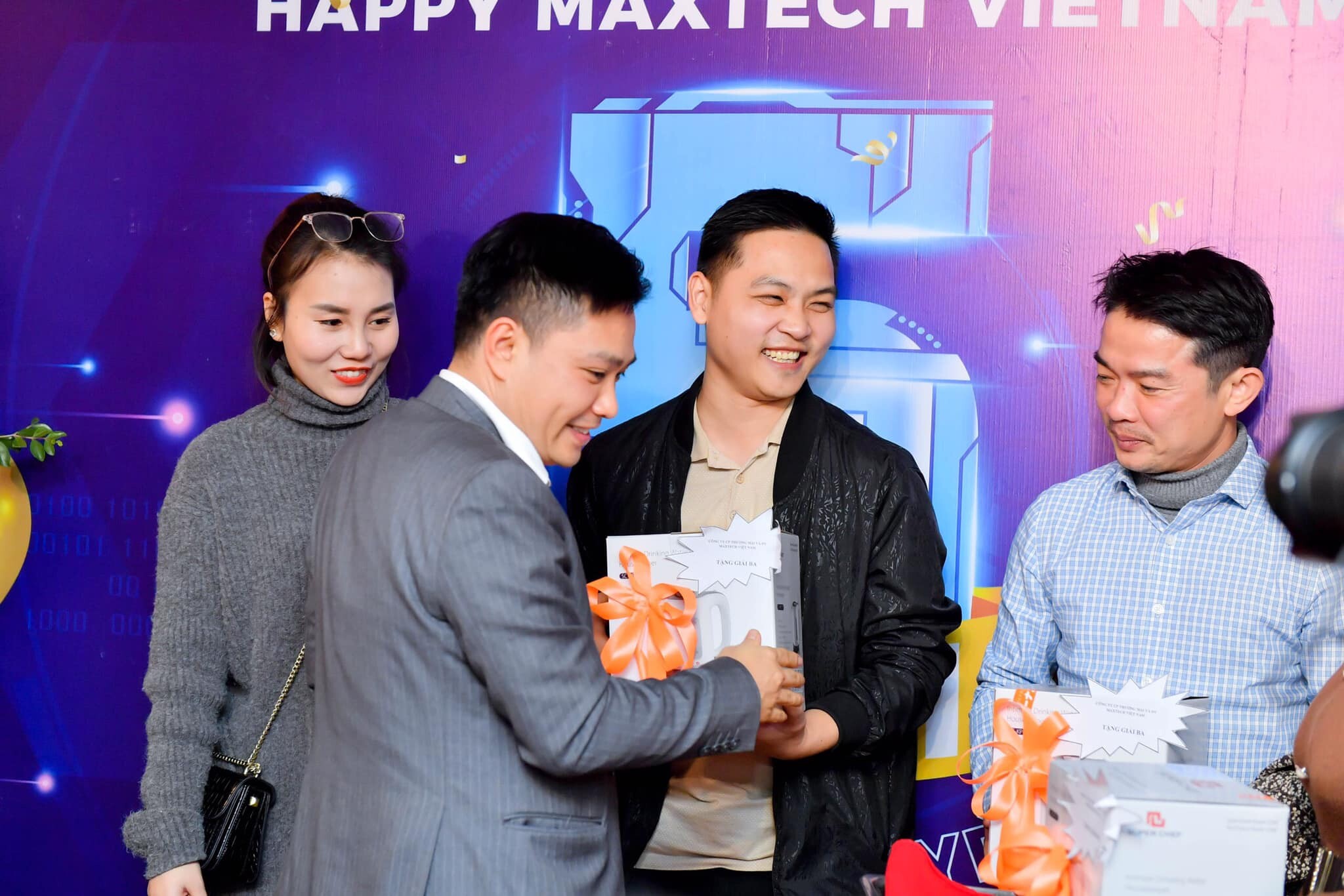 MAXTECH VIỆT NAM 3