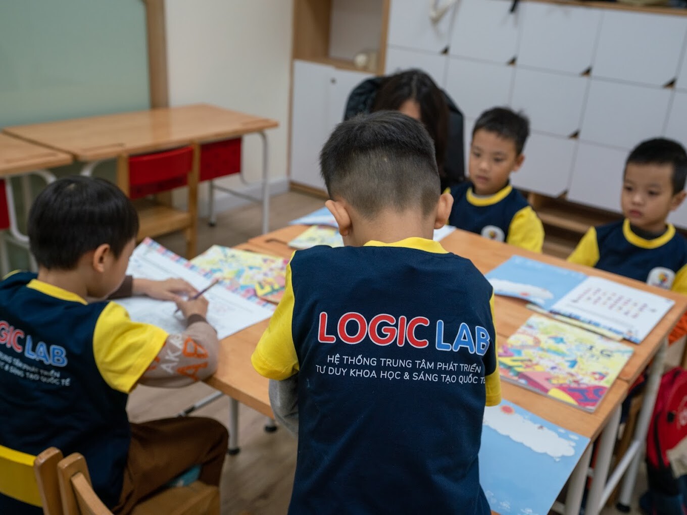 GIÁO DỤC LOGIC LAB 6