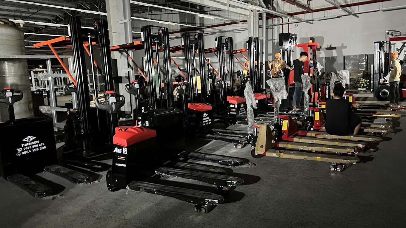 Xe nâng Thiên Sơn 6