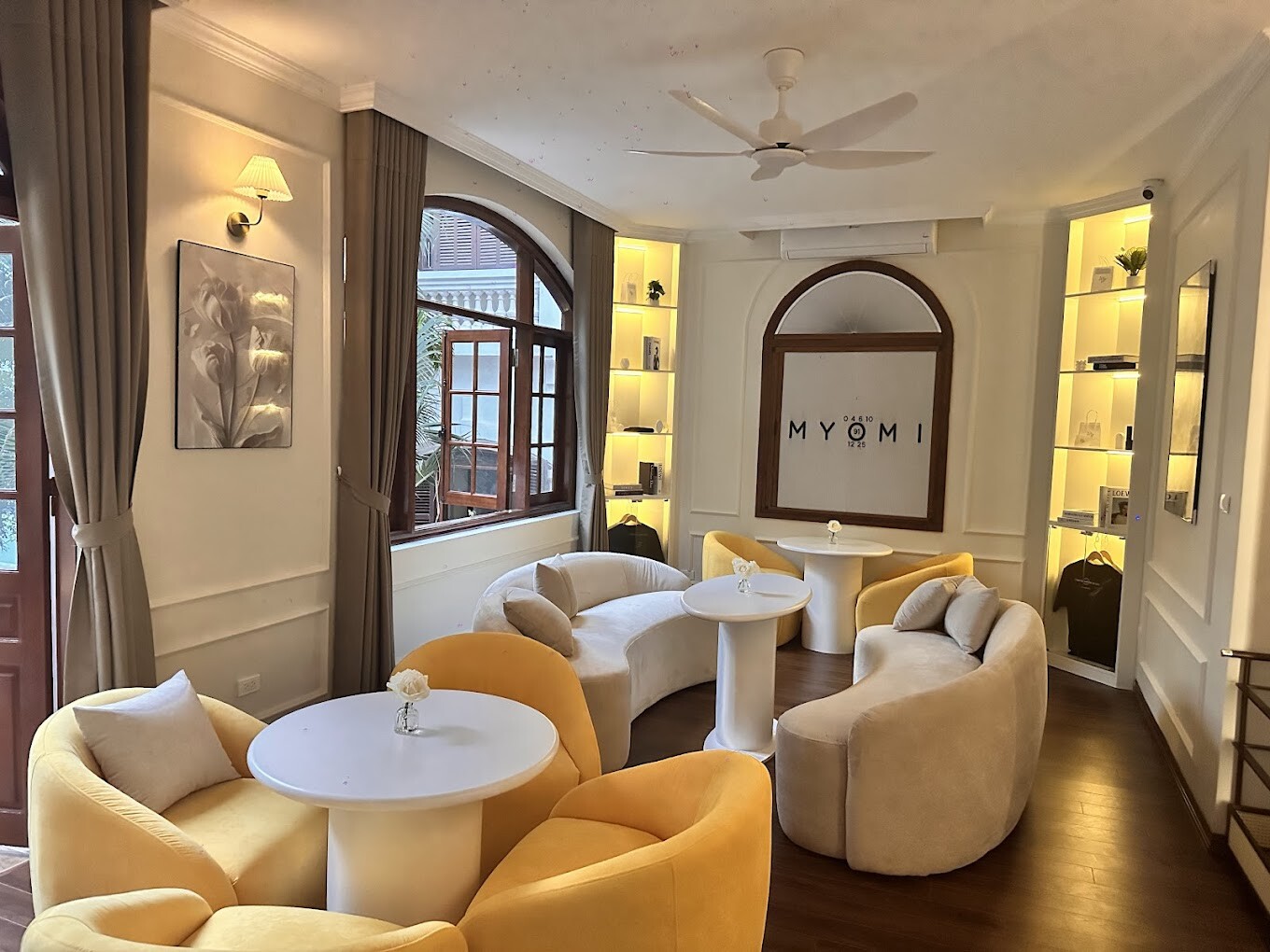 MyoMi Brunch and listening Room 8