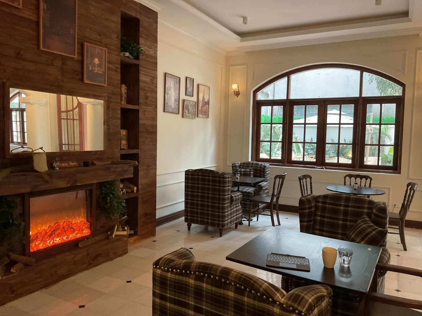 MyoMi Brunch and listening Room 7