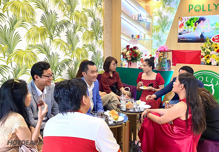 Polly Beauty & Cosmetics 3