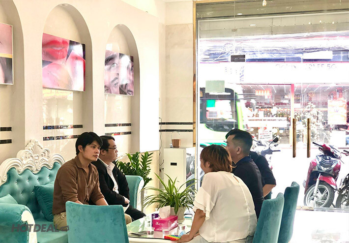 Polly Beauty & Cosmetics 5