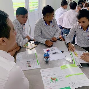 Thức Ăn Chăn Nuôi Rico 2