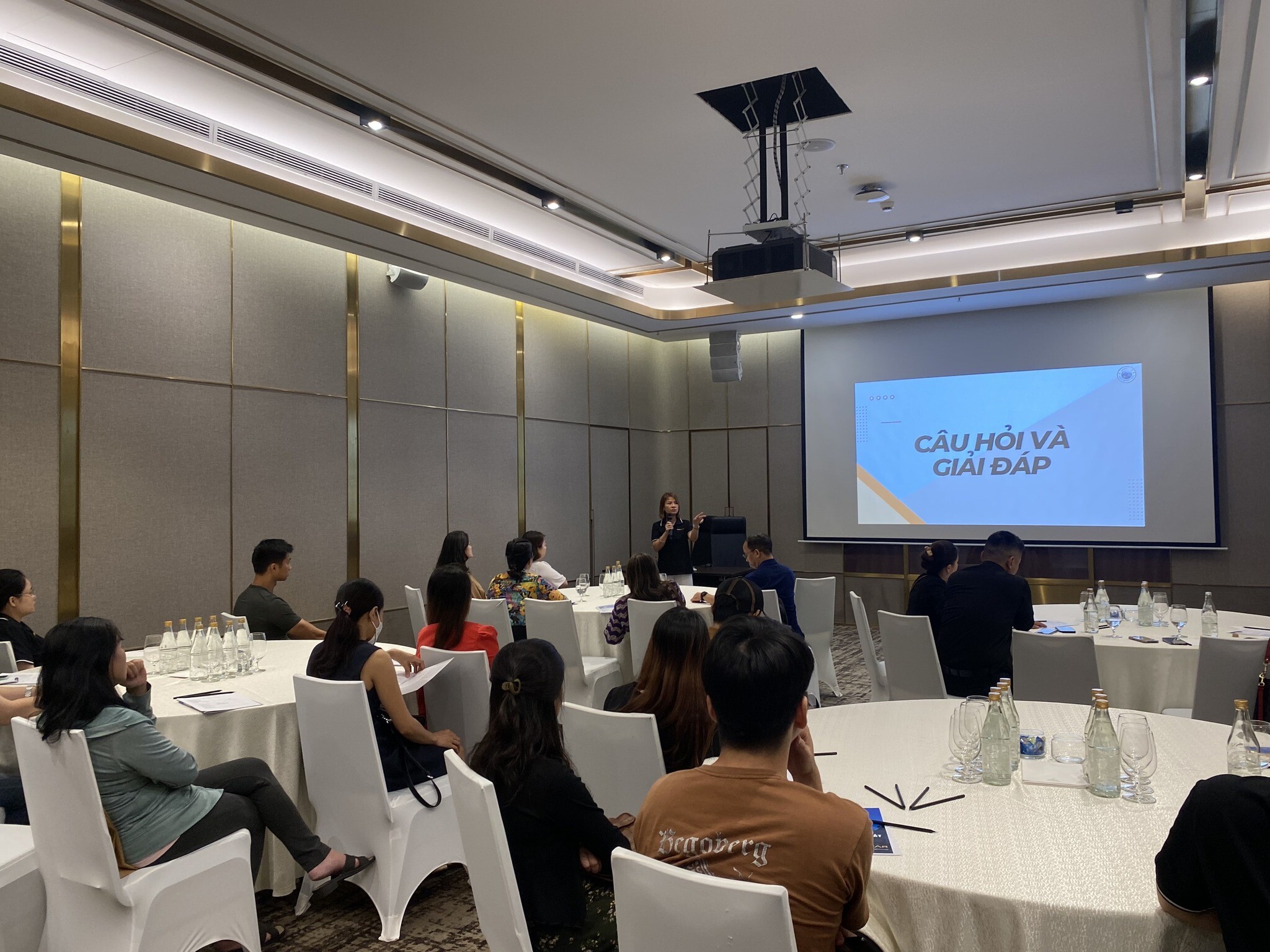 Unistar International 8